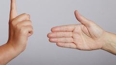 إنتهاء عادة المصافحة يمكن أن يجنب العالم الكثير من الأوبئة