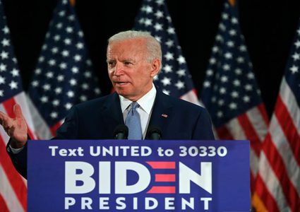 بايدن: ترامب أول رئيس عنصري في الولايات المتحدة