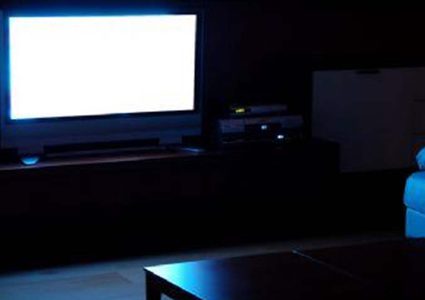 دراسة: مشاهدة التلفاز بمعدل ساعتين يوميا يحميك من الوفاة المبكرة