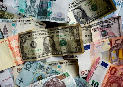 اليورو قرب ذروة اعلى مستوياته