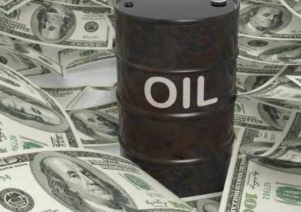 الدولار يدعم أسعار النفط