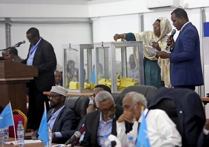 الصومال: إقالة رئيس الوزراء في تصويت على الثقة