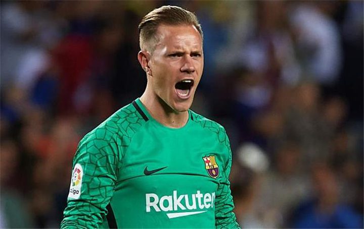 اللاعب الألماني يقبل حل برشلونة للتجديد