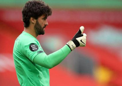 حارس ليفربول: لن أعود إلى البرازيل