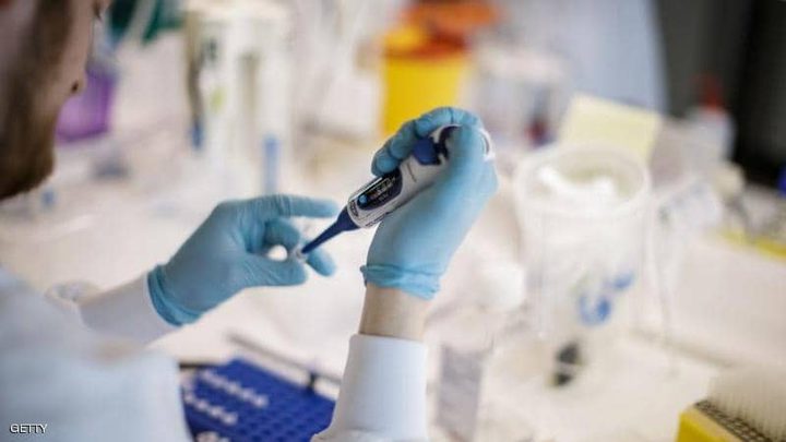 أساتذة طب بريطانيون يتحولون لأصحاب ملايين بسبب كورونا