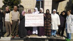 طولكرم: موظفو الهلال الأحمر يطالبون الحكومة بحل مشكلة رواتبهم