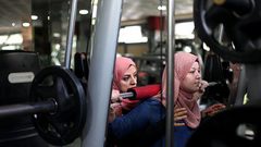 مدربة كمال الأجسام الفلسطينية شيرين العيلة 33 عاما الأولى في قطاع غزة