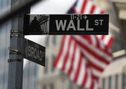 وول ستريت تغلق منخفضة مع نزول سهم إنتل