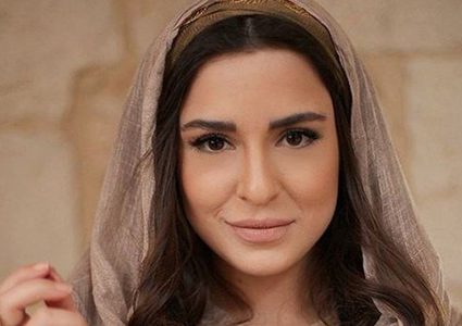 سارة أبي كنعان تنال جائزة "أرض المبدعين"