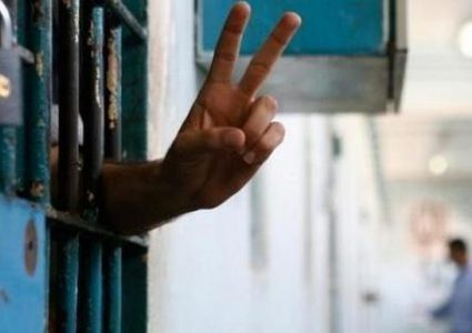 شؤون الأسرى: لا نعلم مصدر إصابة الأسير المحرر محمد حزين بكورونا