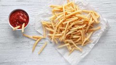 مراهق يقتحم مطعما بسكين للحصول على كيس من البطاطا المقلية