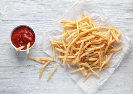 مراهق يقتحم مطعما بسكين للحصول على كيس من البطاطا المقلية