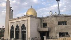 مستوطنون يحرقون أجزاء من مسجد البر والإحسان في البيرة