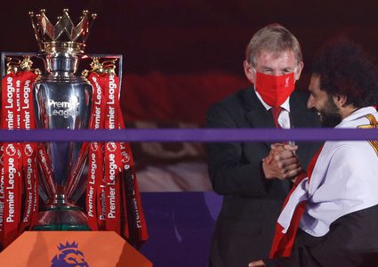 محمد صلاح يغيب عن التشكيل المثالي للدوري الإنجليزي