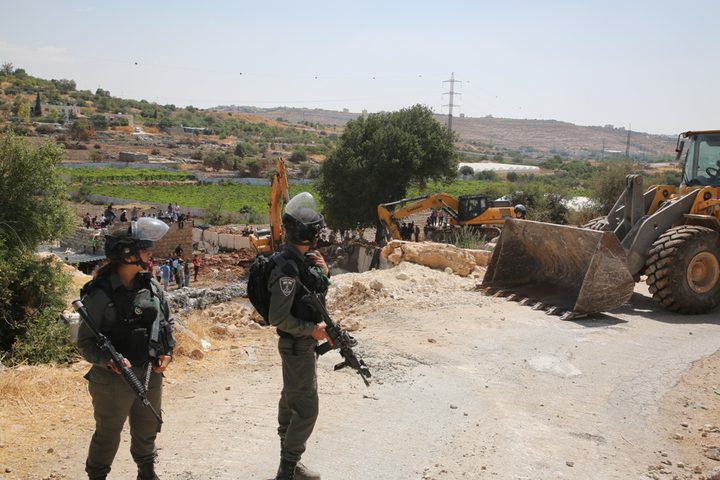 الاحتلال يهدم مغسلة سيارات جنوب بيت لحم