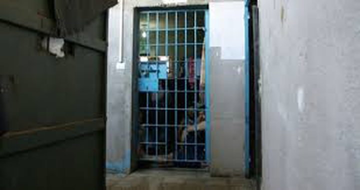 إدارة سجن "ريمون" تنقل مجموعة من الأسرى إلى الحجر الصحي