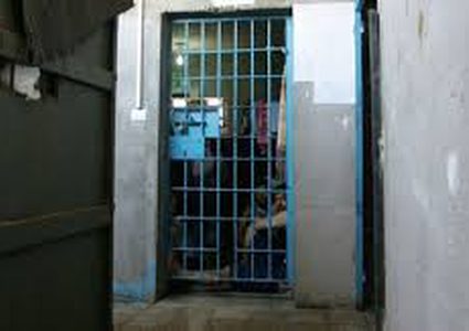 إدارة سجن "ريمون" تنقل مجموعة من الأسرى إلى الحجر الصحي