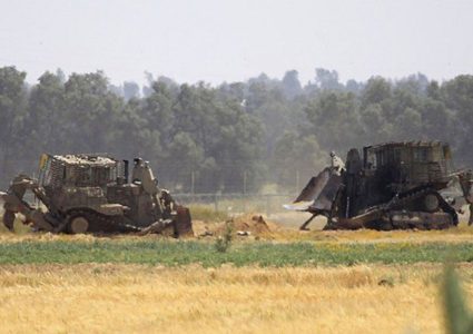 توغل  جرافات عسكرية للاحتلال شرق خانيونس