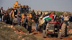 الاحتلال يستولي على جرارين زراعيين شمال أريحا