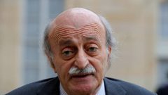 جنبلاط يطالب بتغيير رئيس الوزراء اللبناني