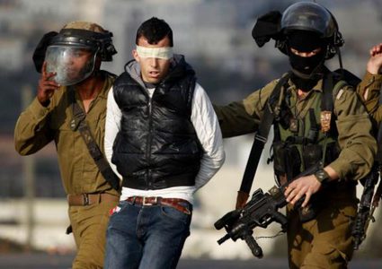 قوات الاحتلال تعتقل مواطنا من مدينة نابلس