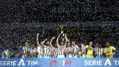 مراسم تسليم يوفنتوس كأس الدوري الإيطالي