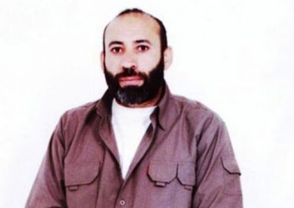 الأسير خليل أبو عرام من الخليل يشرع بإضراب مفتوح عن الطعام