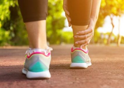 نصائح تساعد في التخلص من تورم القدمين