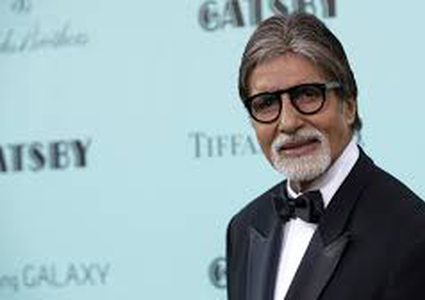 أميتاب باتشان يعلن تعافيه من فيروس كورونا