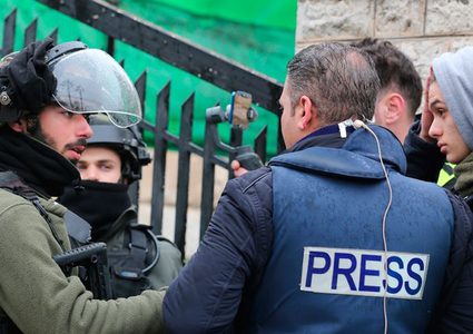 الاحتلال ارتكب 28 انتهاكًا بحق الصحفيين الشهر المنصرم