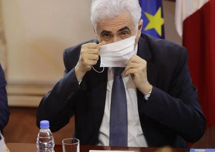 وزير الخارجية اللبناني يقدم استقالته للحكومة