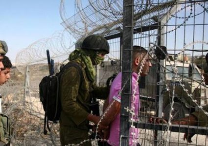 الاحتلال اعتقل 13مواطنًا من غزة الشهر الماضي