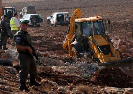 الاحتلال يخطر منشآت بدوية قرب بلدة طمون بالأغوار الشمالية