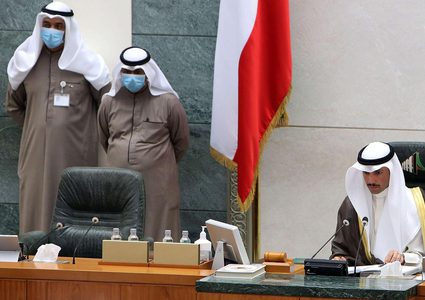 نواب البرلمان في الكويت يهاجمون الحكومة بسبب الوافدين