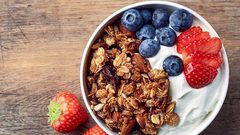 تعرف على فوائد الزبادي اليوناني