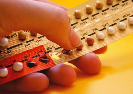 ما علاقة حبوب منع الحمل بخطر وفاة النساء بفيروس كورونا ؟