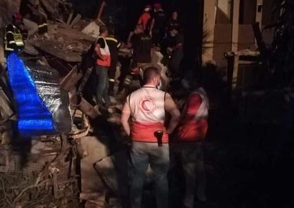 الهلال الأحمر الفلسطيني يشارك في إسعاف مصابي انفجار بيروت