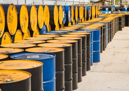 النفط يسجل أعلى مستوى في 5 أشهر ويرتفع نحو 2.7%