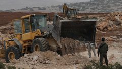 نابلس: مستوطنون يجرفون أراضي في عورتا لاقامة مشاريع زراعية