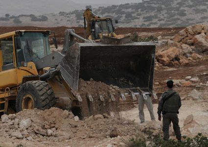 نابلس: مستوطنون يجرفون أراضي في عورتا لاقامة مشاريع زراعية