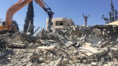 الاحتلال يهدم منزلين بحي عين اللوزة في سلوان