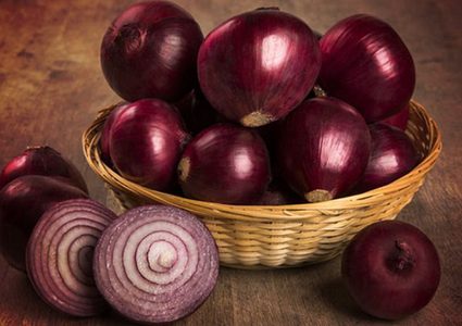 تحذير.. البصل الأحمر قد يسبب الإصابة بالسالمونيلا