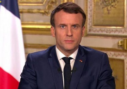بعد تفجير مرفأ بيروت..ماكرون يعلن ارسال مساعدات فرنسية الى لبنان