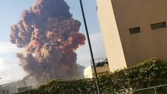 بعد انفجار بيروت الضخم.. منزل إليسا "تكسر" وهيفاء وهبي بخير