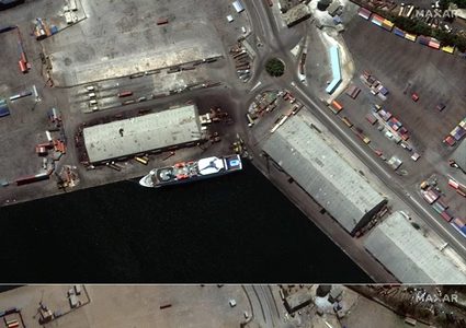 الأقمار الصناعية تظهر مرفأ بيروت قبل وبعد الانفجار