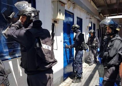 إصابة الأسيرين محمود الغليظ ونعيم أبو تركي بفيروس "كورونا"