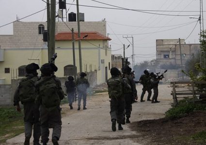 الاحتلال يداهم منازل المواطنين في جنين