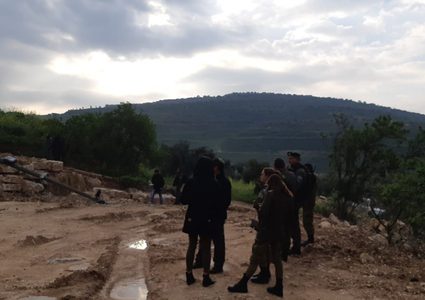 الاحتلال يعتدي على عدد من المواطنين غرب نابلس