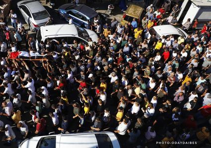 المواطنون في جنين يشيعون جثمان الشهيدة داليا السمودي