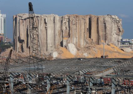 عمليات البحث عن ضحايا مرفأ بيروت متواصلة